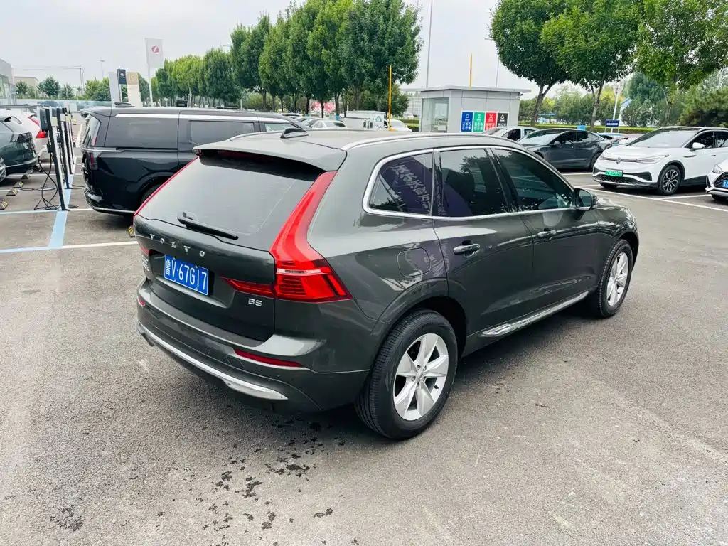 Volvo XC60 — фото 6
