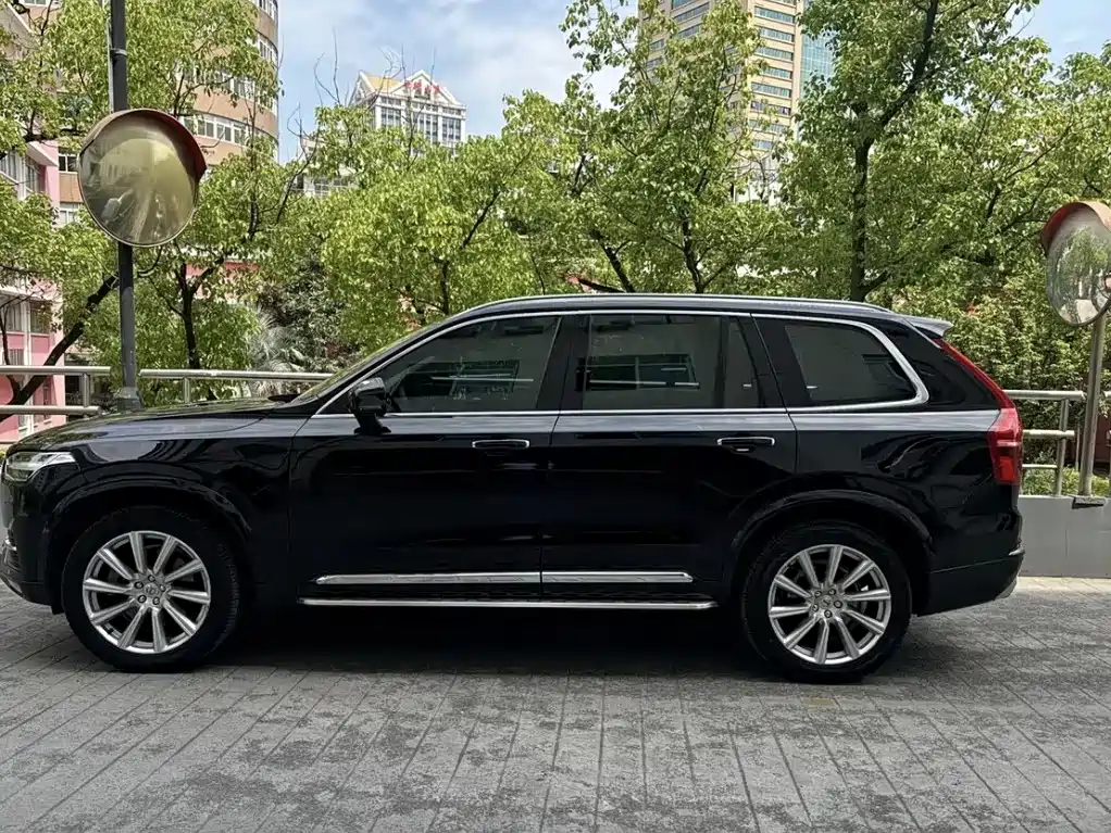 Volvo XC90 — фото 3