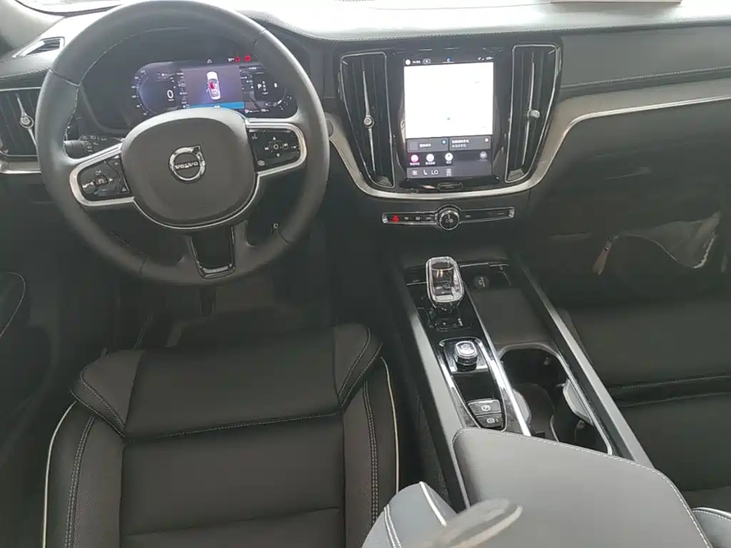 Volvo S60 — фото 10