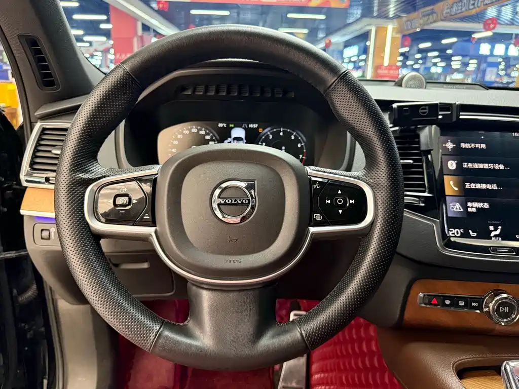 Volvo XC90 — фото 7