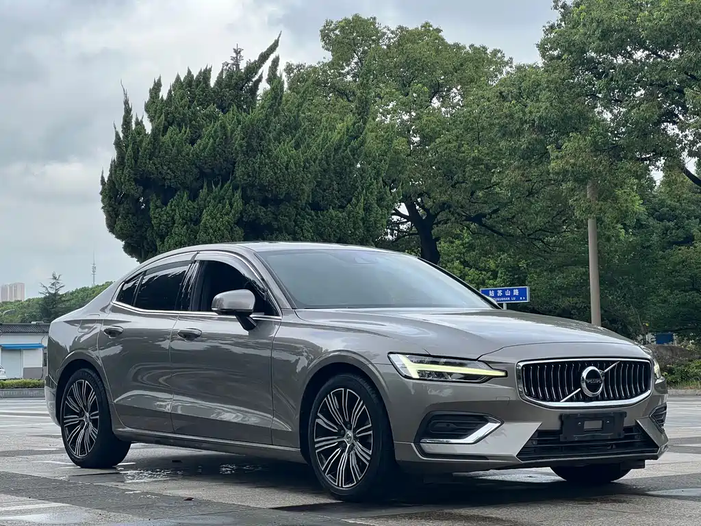 Volvo S60 — фото 3