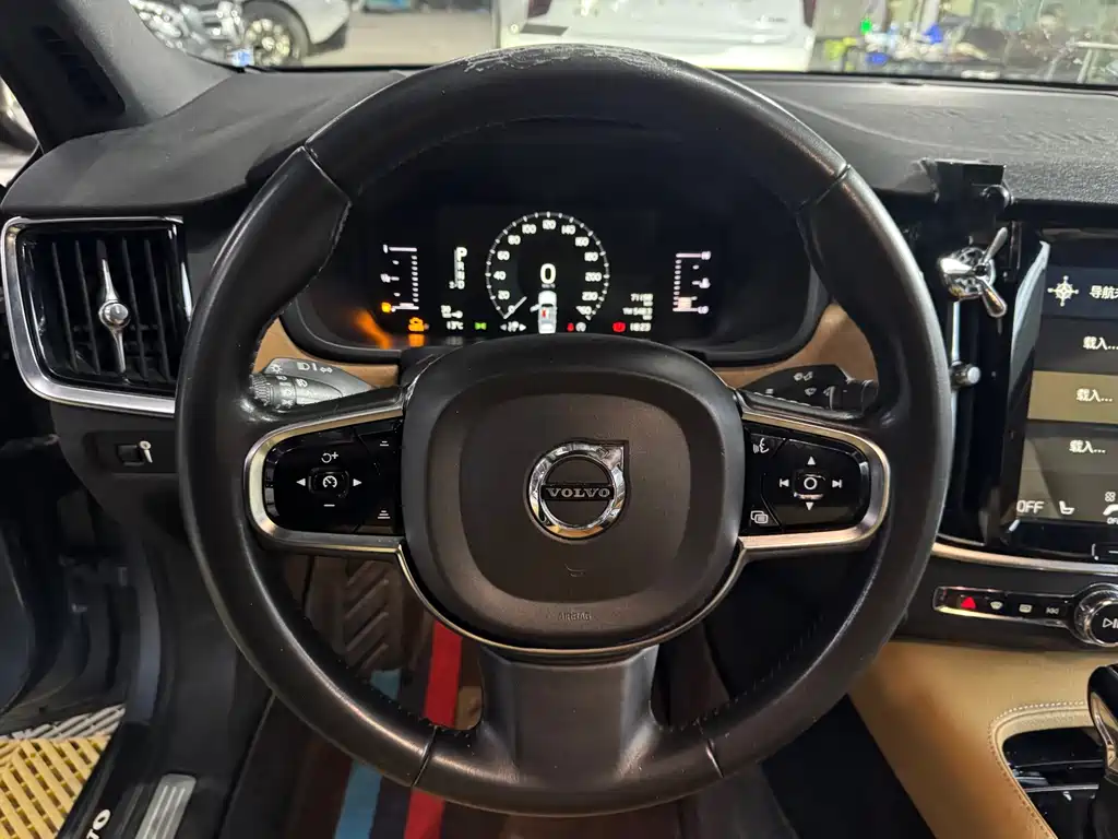 Volvo S90 — фото 10