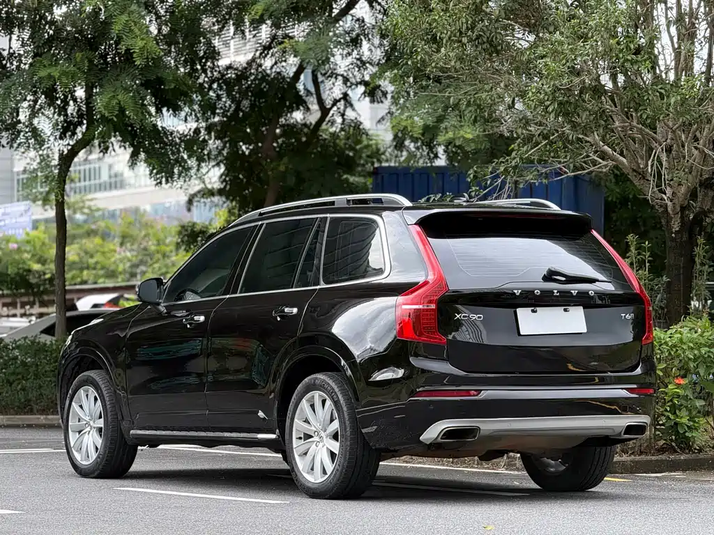 Volvo XC90 — фото 5