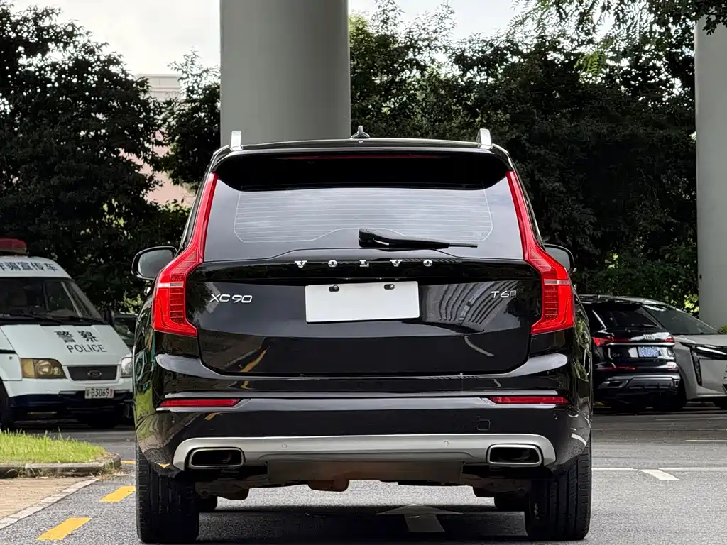 Volvo XC90 — фото 6