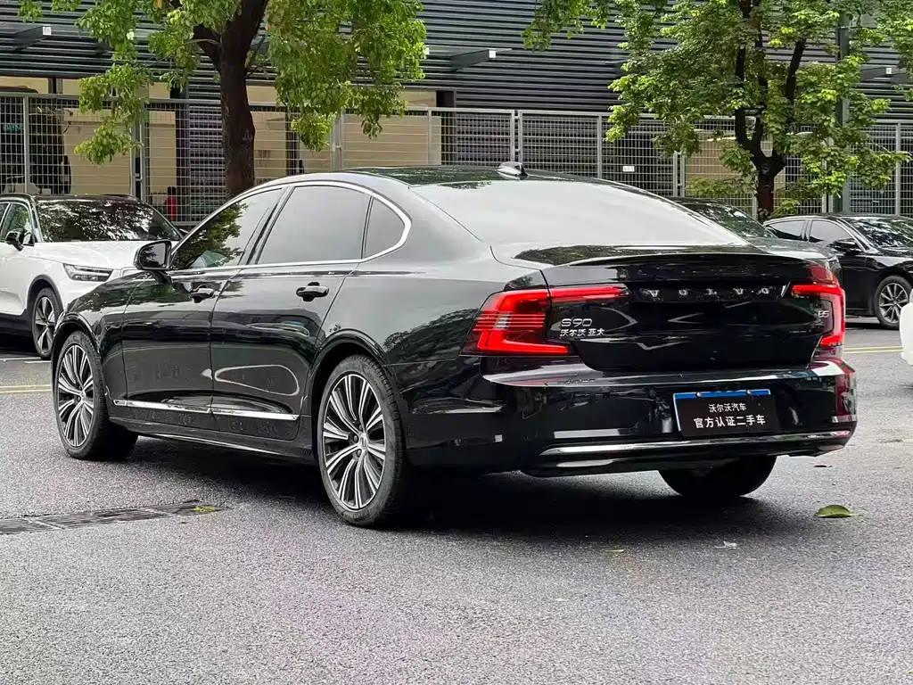 Volvo S90 — фото 10