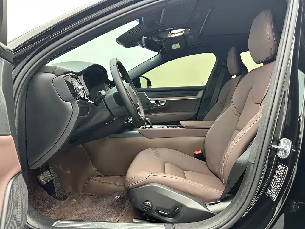 Volvo S90 — фото 10