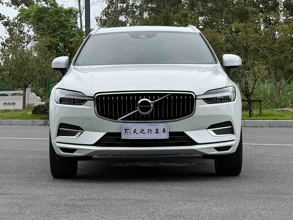 Volvo XC60 — фото 2