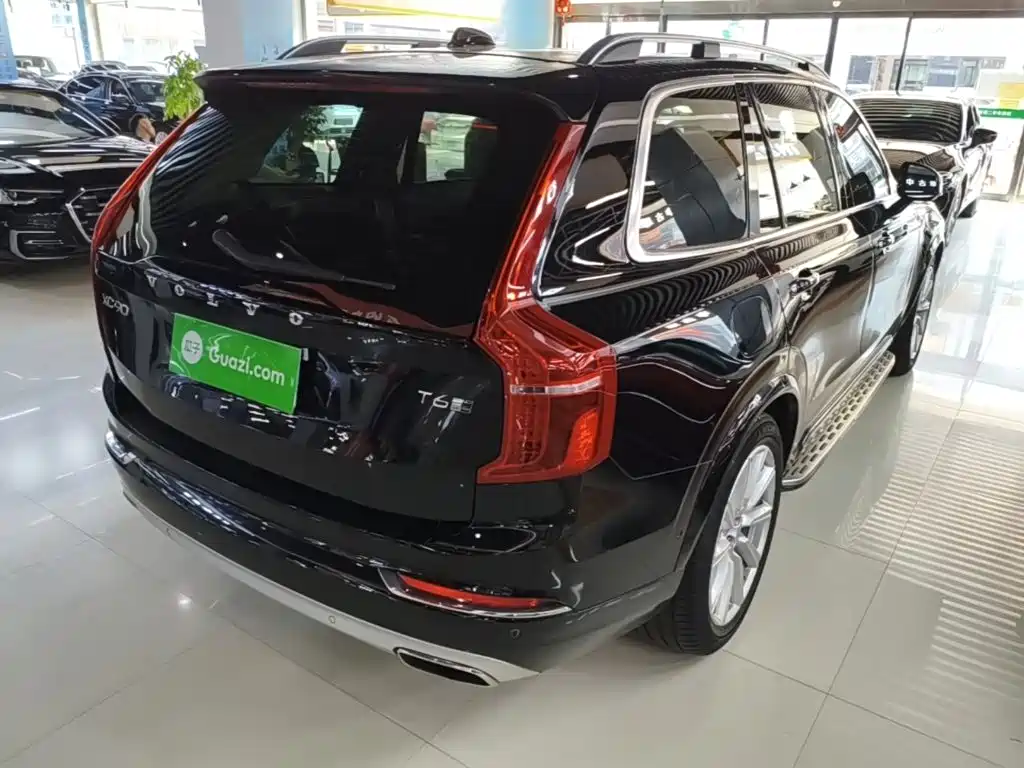 Volvo XC90 — фото 7