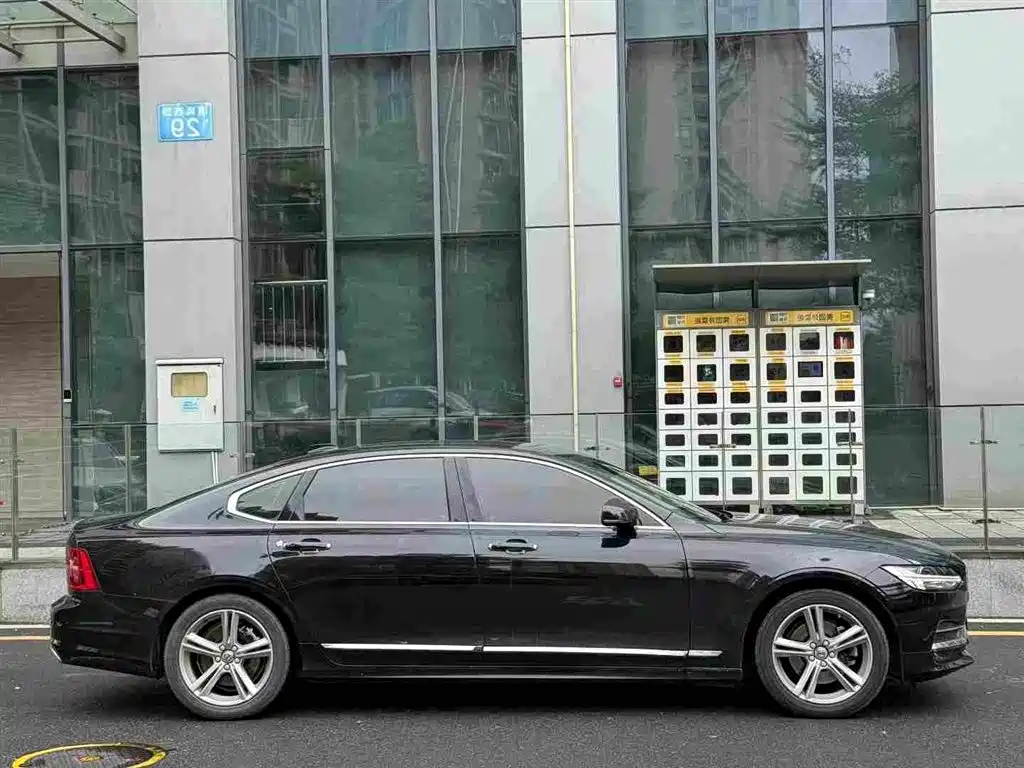 Volvo S90 — фото 4