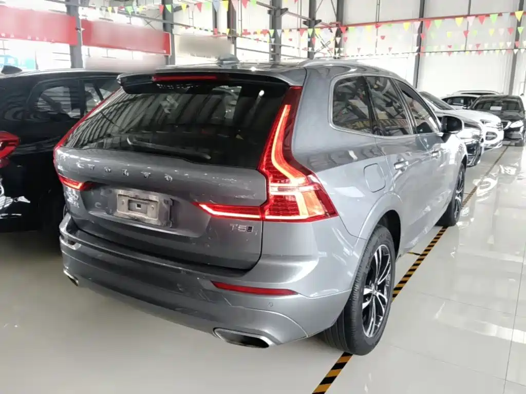 Volvo XC60 — фото 7