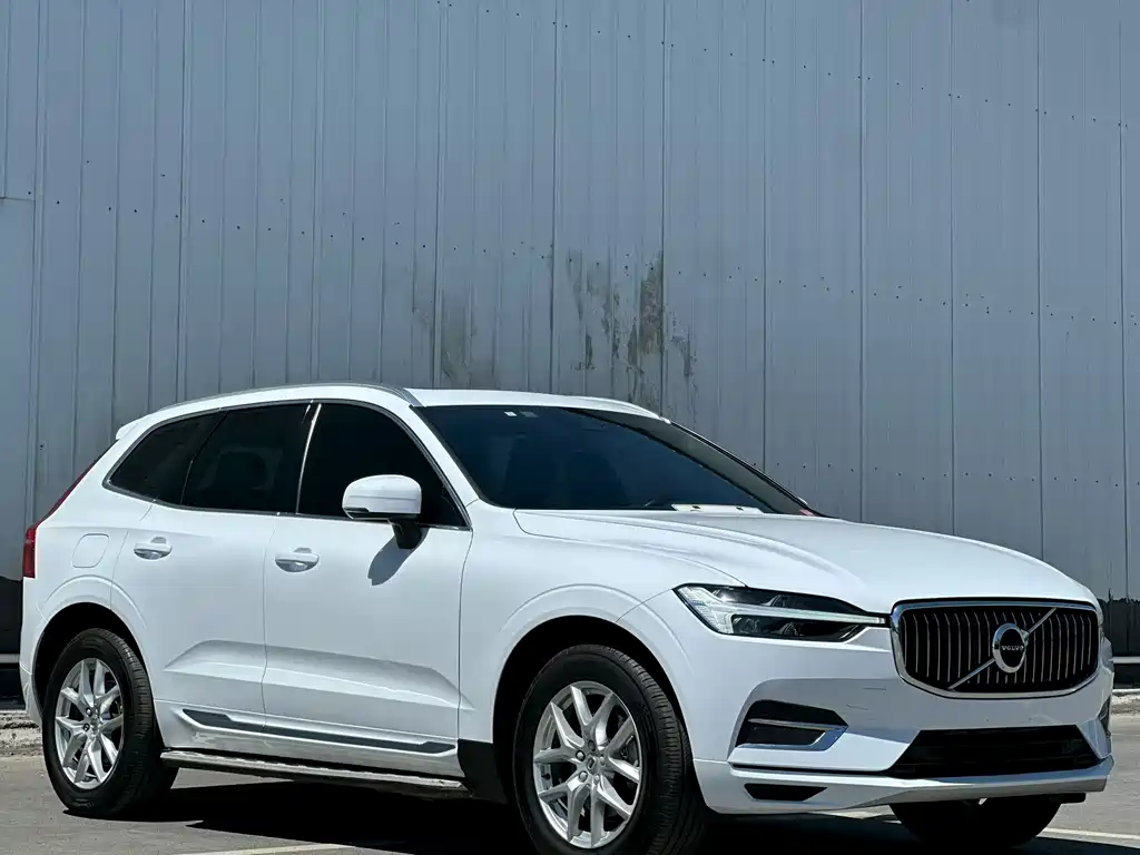 Volvo XC60 — фото 3
