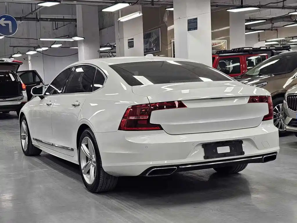 Volvo S90 — фото 6