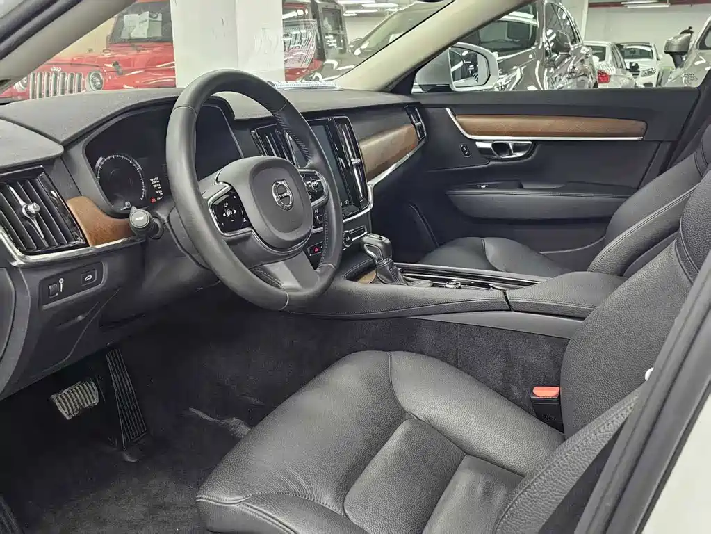 Volvo S90 — фото 7