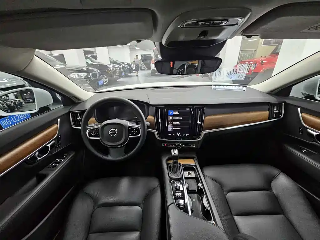 Volvo S90 — фото 8
