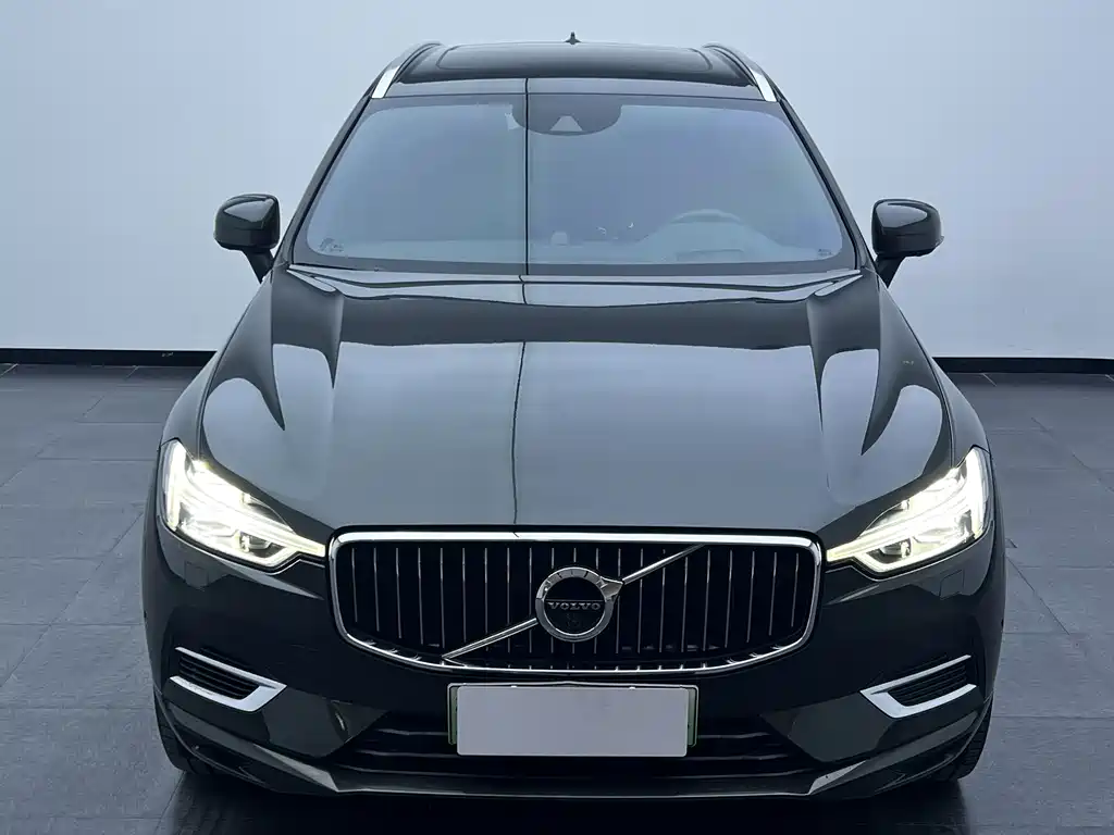 Volvo XC60 PHEV — фото 2