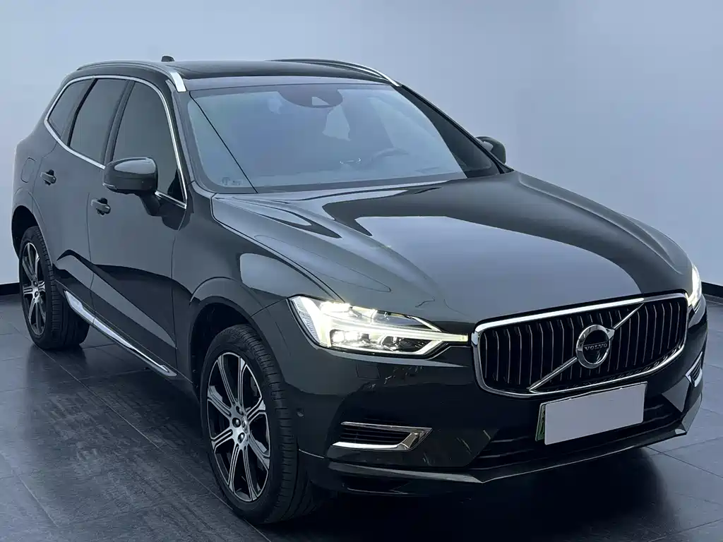 Volvo XC60 PHEV — фото 3