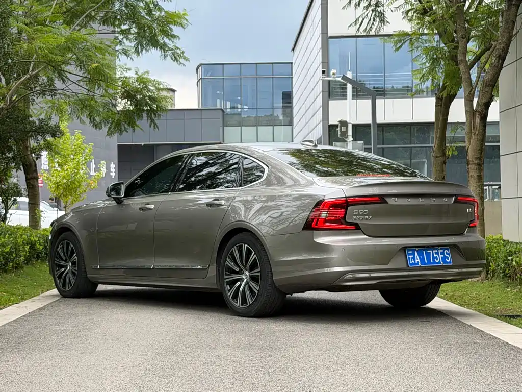 Volvo S90 — фото 4