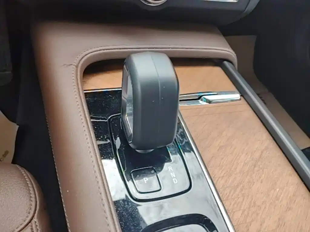 Volvo S90 — фото 14