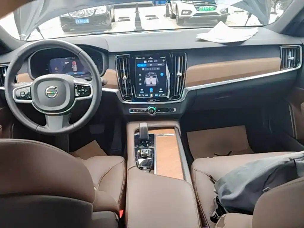 Volvo S90 — фото 10