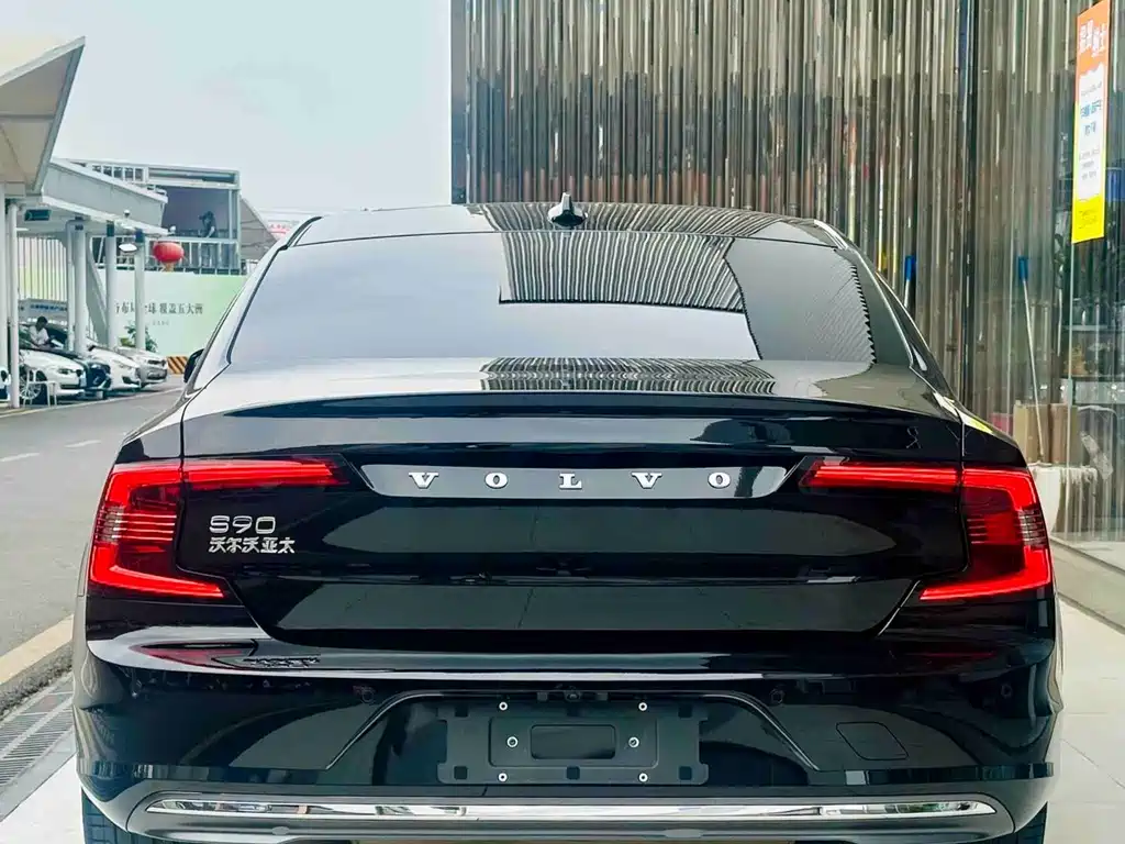 Volvo S90 — фото 3