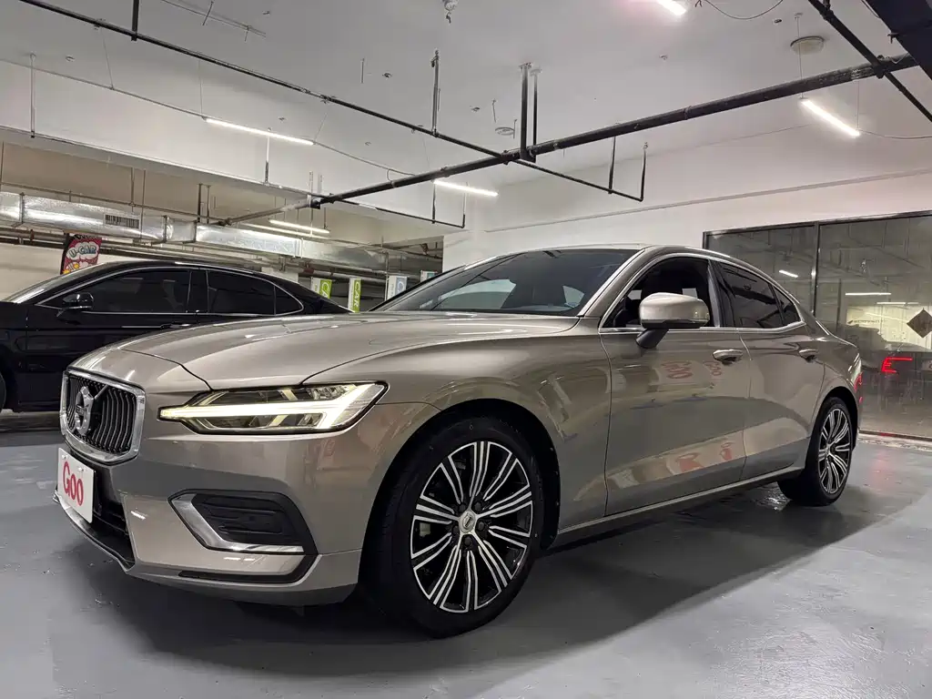 Volvo S60 — фото 2