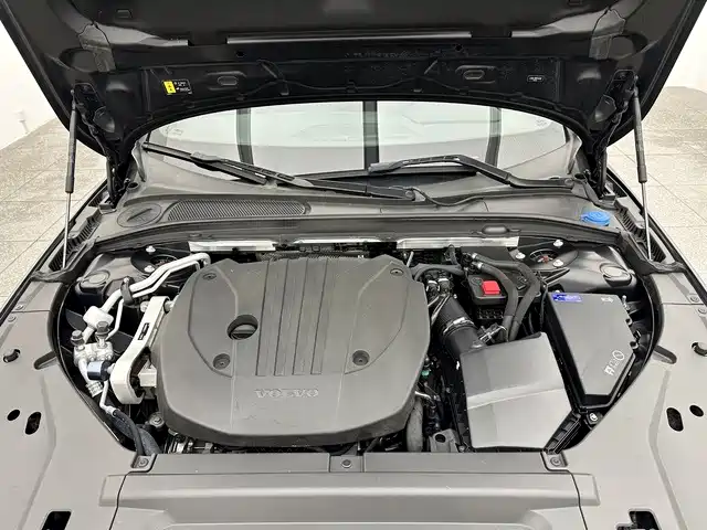 Volvo S90 — фото 17