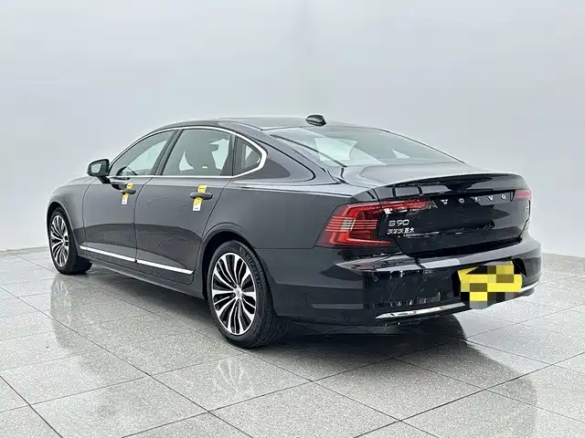 Volvo S90 — фото 4