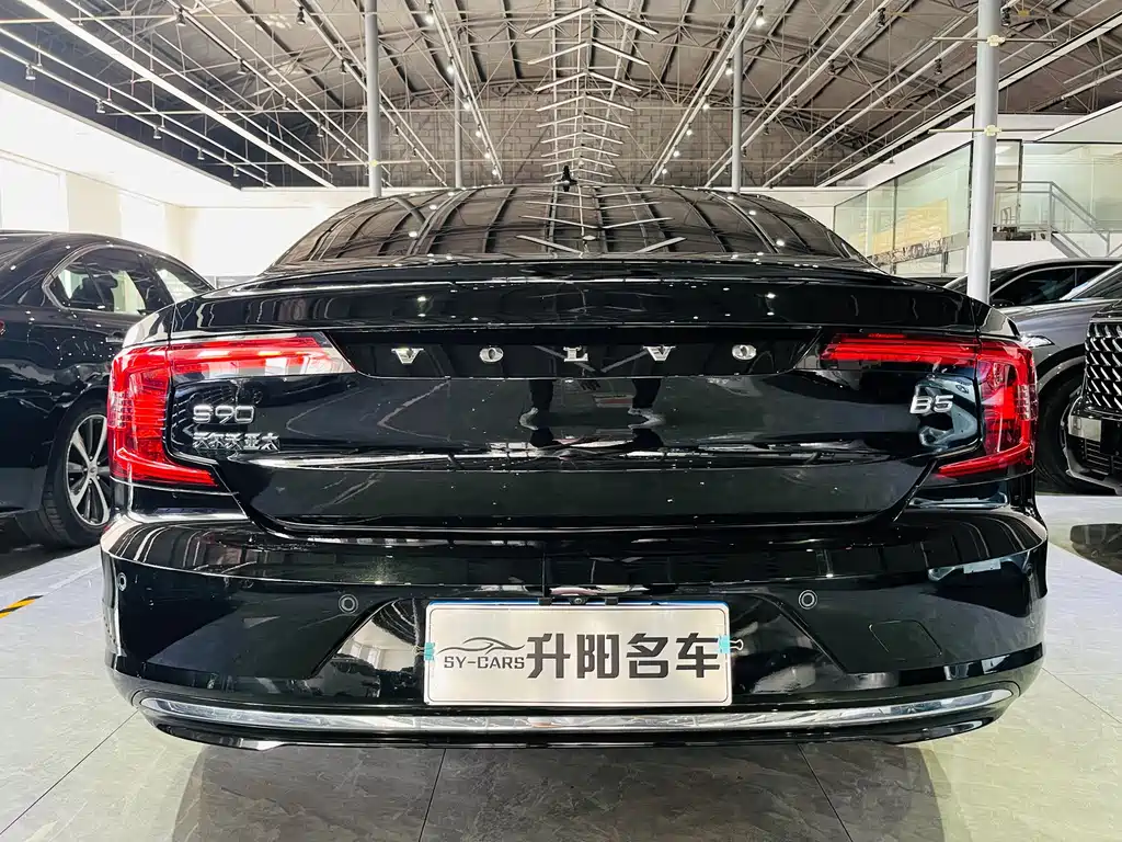 Volvo S90 — фото 3