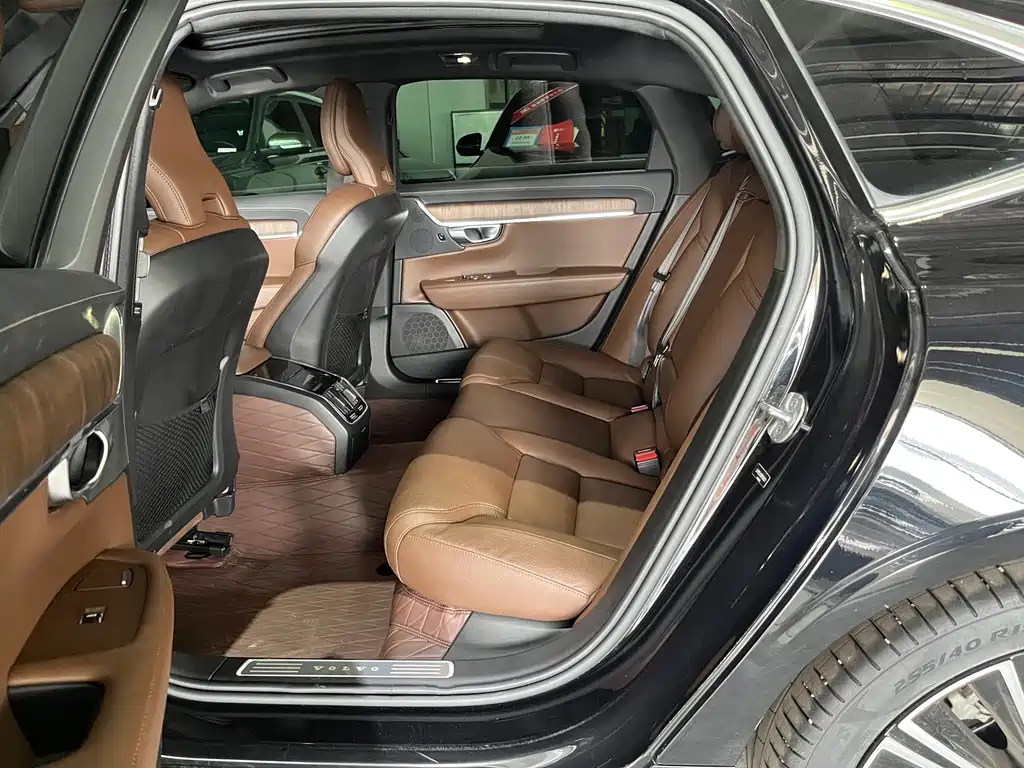 Volvo S90 — фото 9