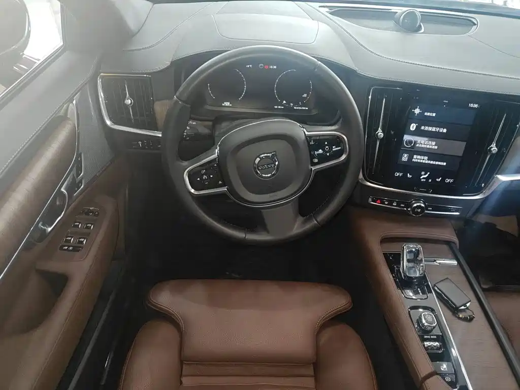 Volvo S90 — фото 7