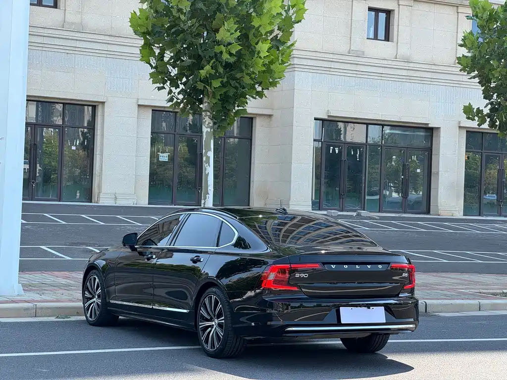 Volvo S90 — фото 14