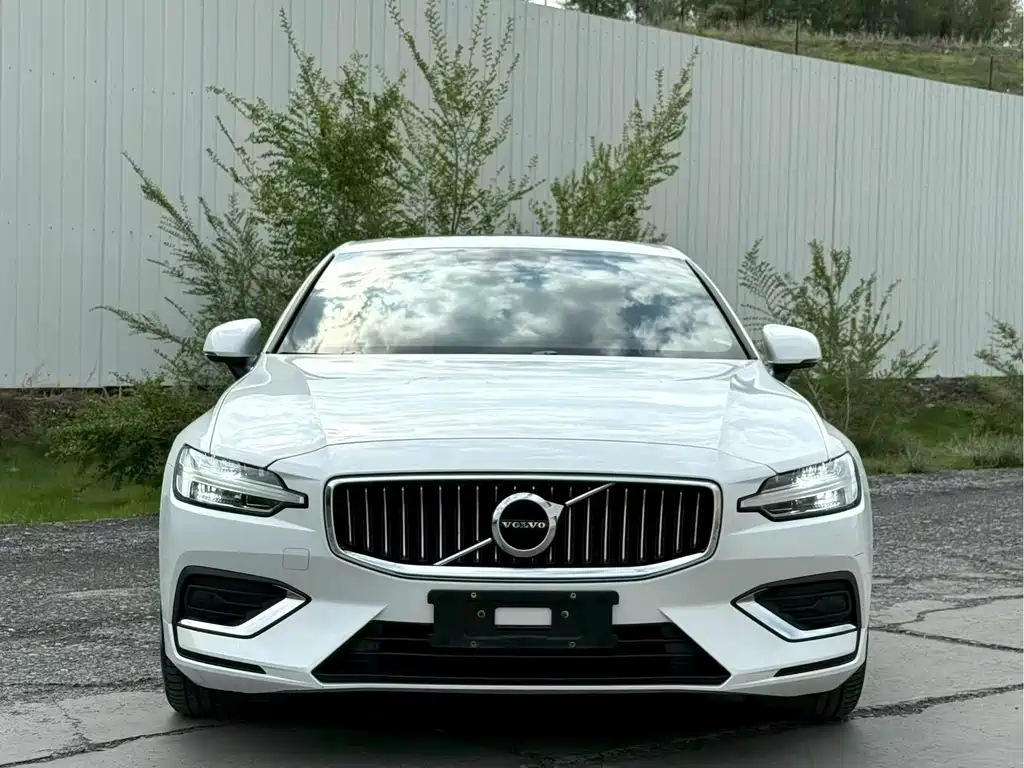 Volvo S60 — фото 2
