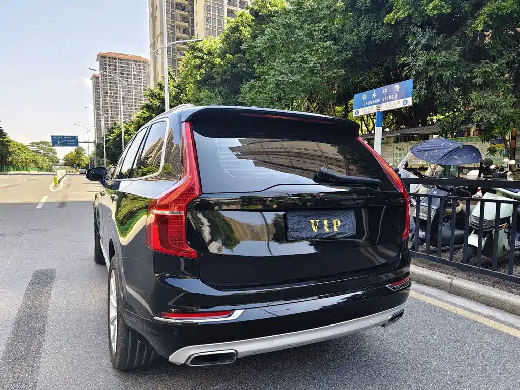 Volvo XC90 — фото 2