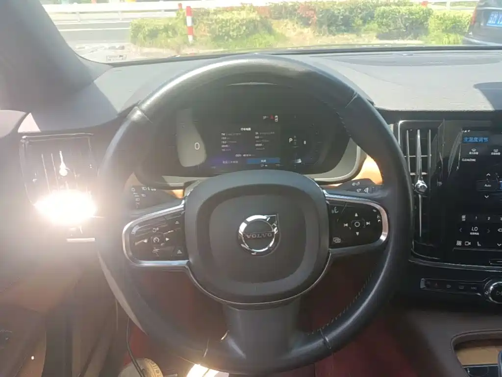 Volvo S90 — фото 11