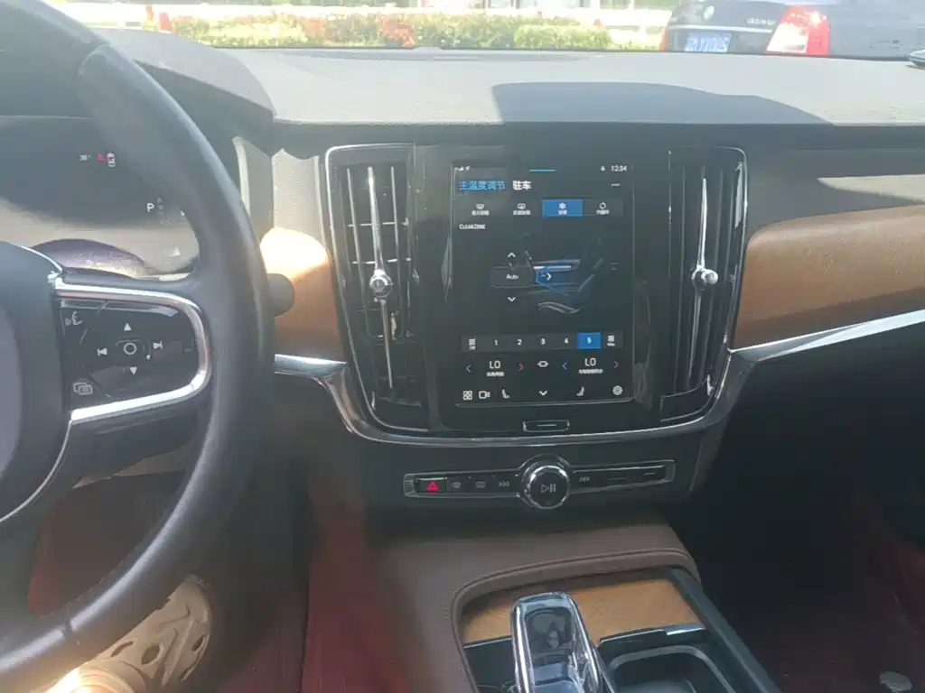 Volvo S90 — фото 13