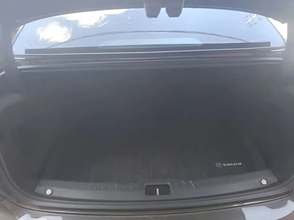 Volvo S90 — фото 19