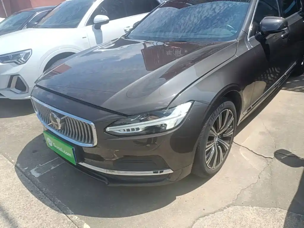 Volvo S90 — фото 24