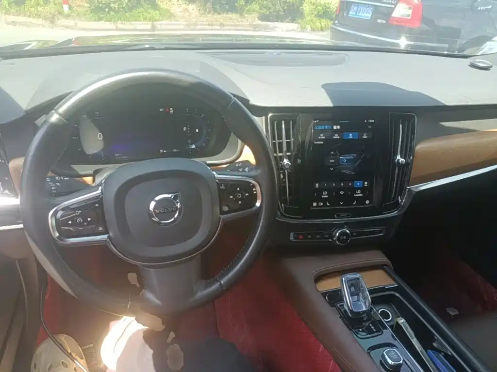 Volvo S90 — фото 10
