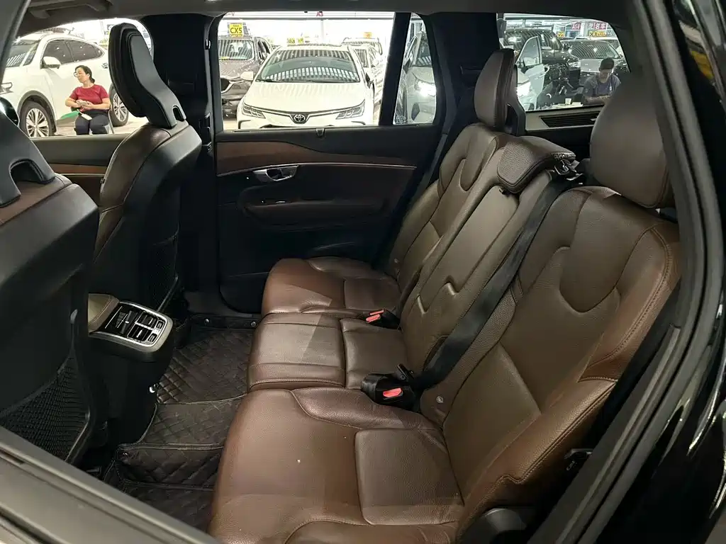 Volvo XC90 — фото 4