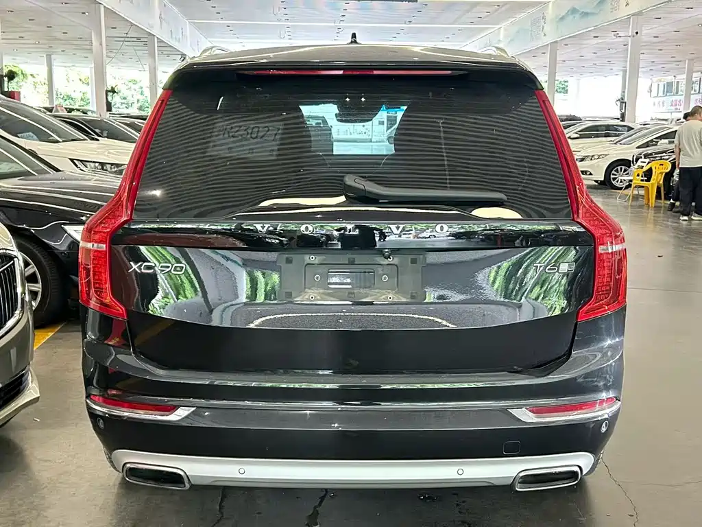 Volvo XC90 — фото 9