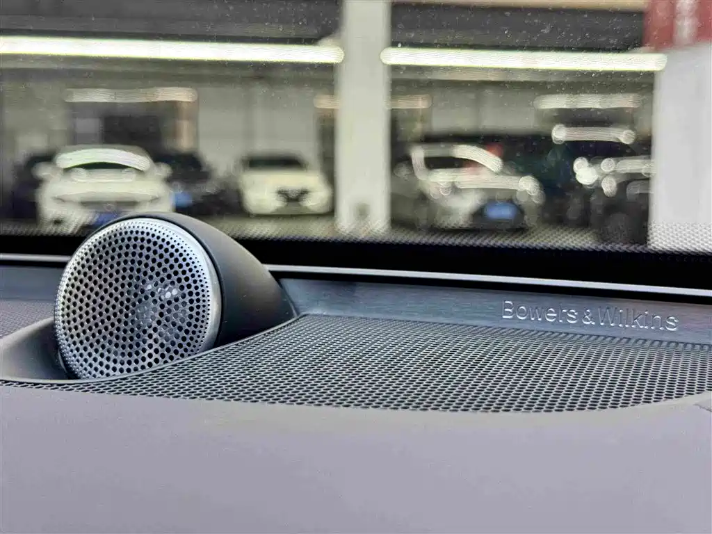 Volvo XC90 — фото 9