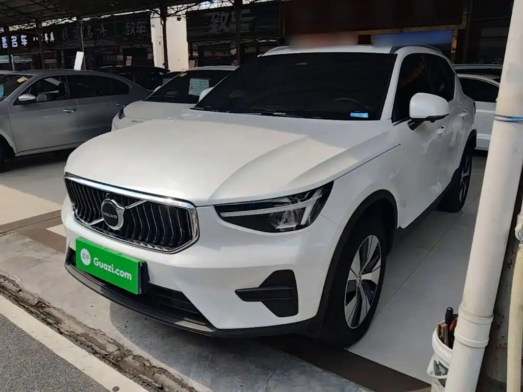 Volvo XC40 — фото 2
