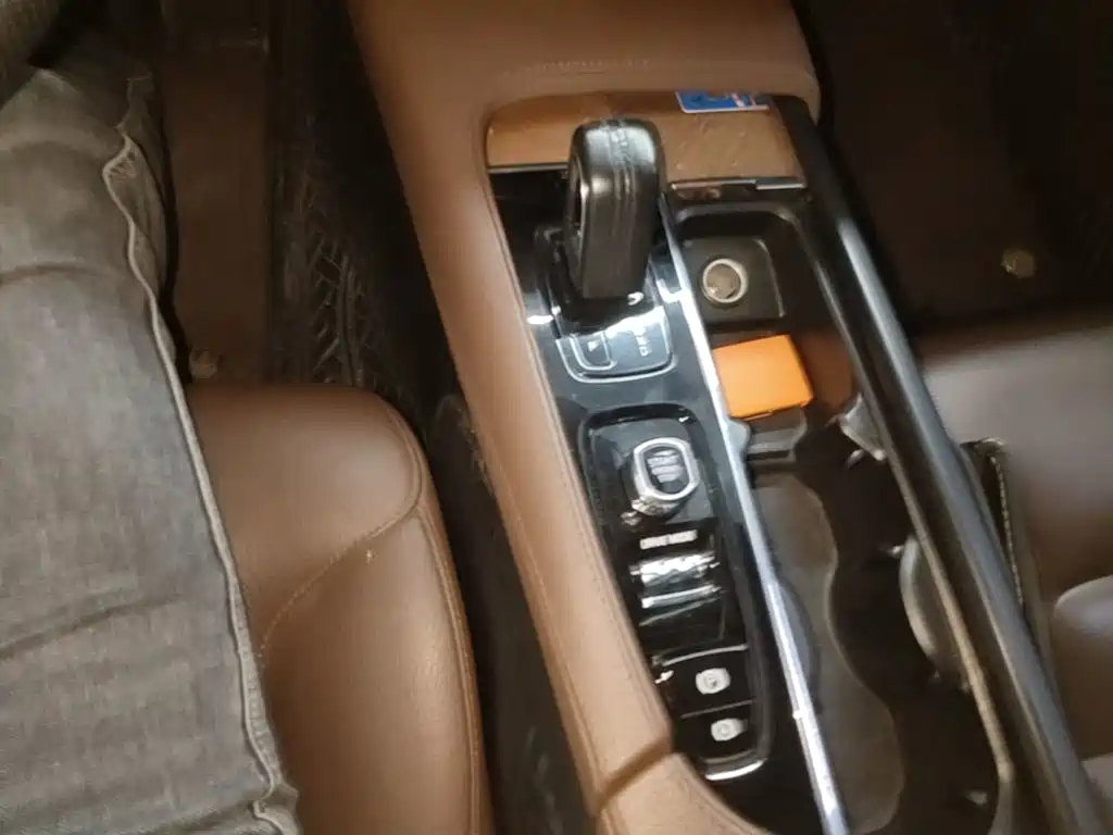 Volvo S90 — фото 14