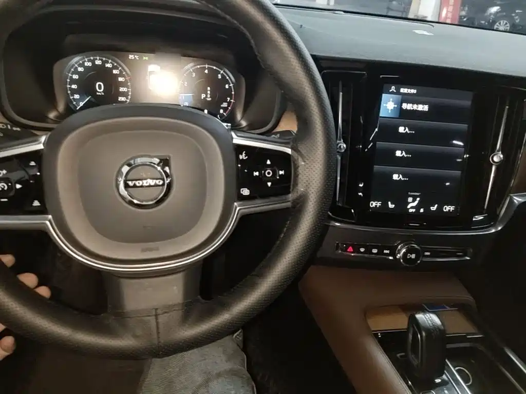 Volvo S90 — фото 10