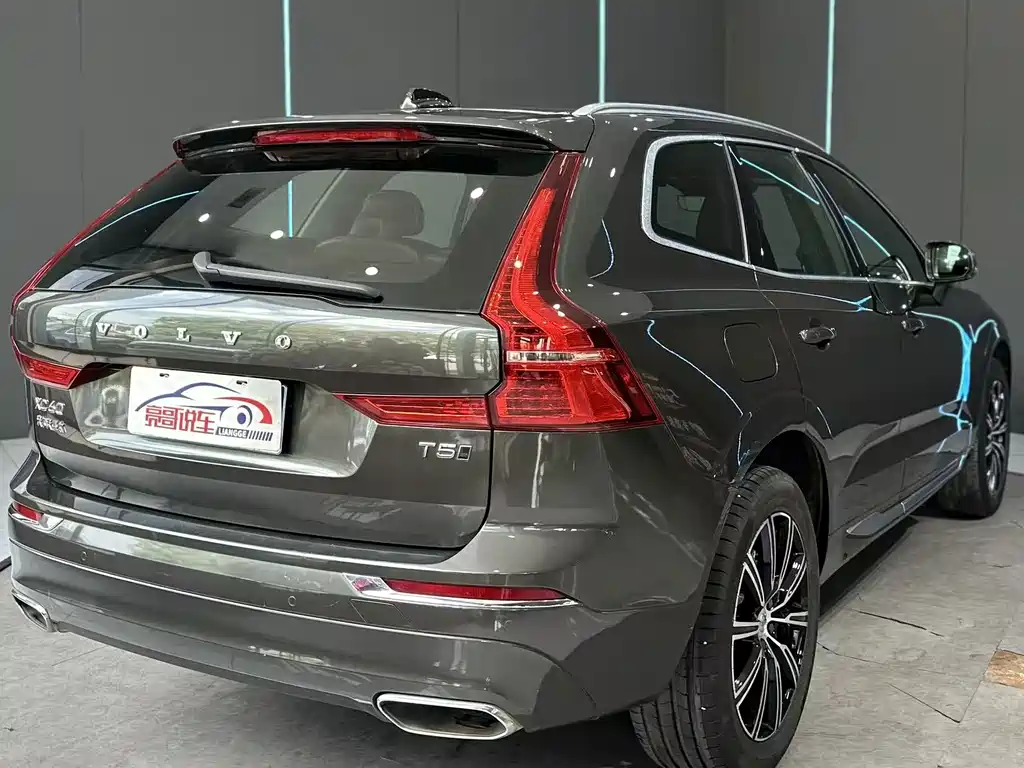 Volvo XC60 — фото 6