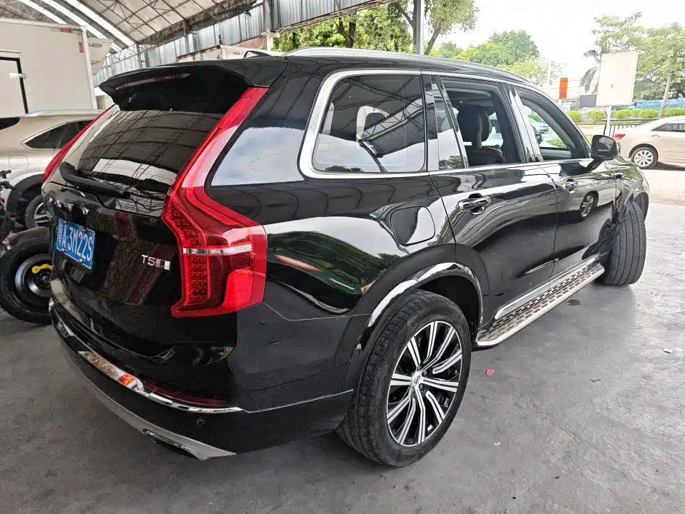 Volvo XC90 — фото 9