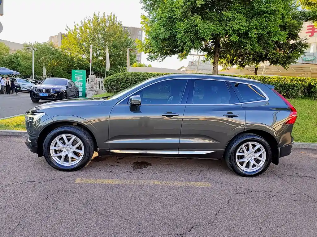 Volvo XC60 — фото 3