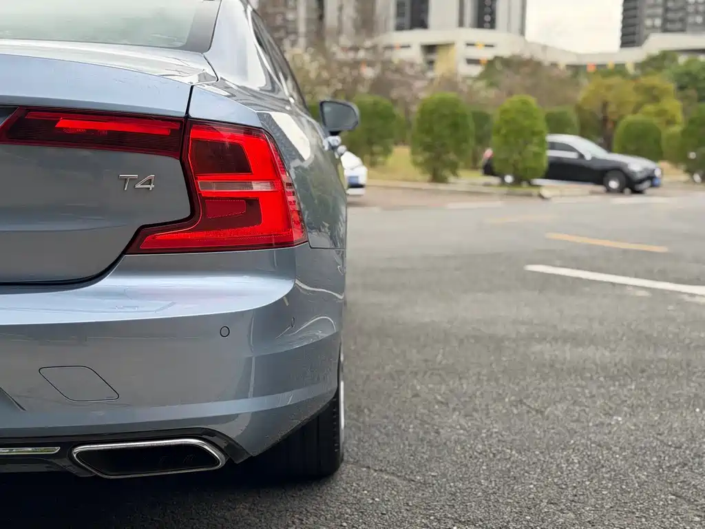 Volvo S90 — фото 14