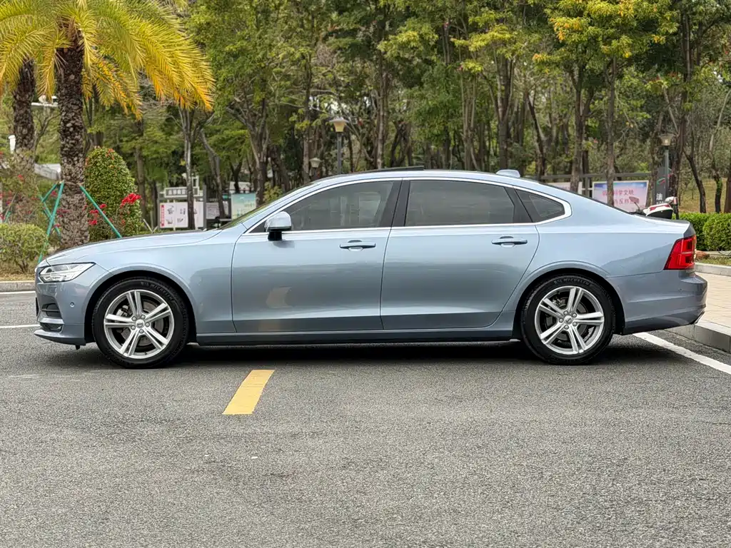 Volvo S90 — фото 9