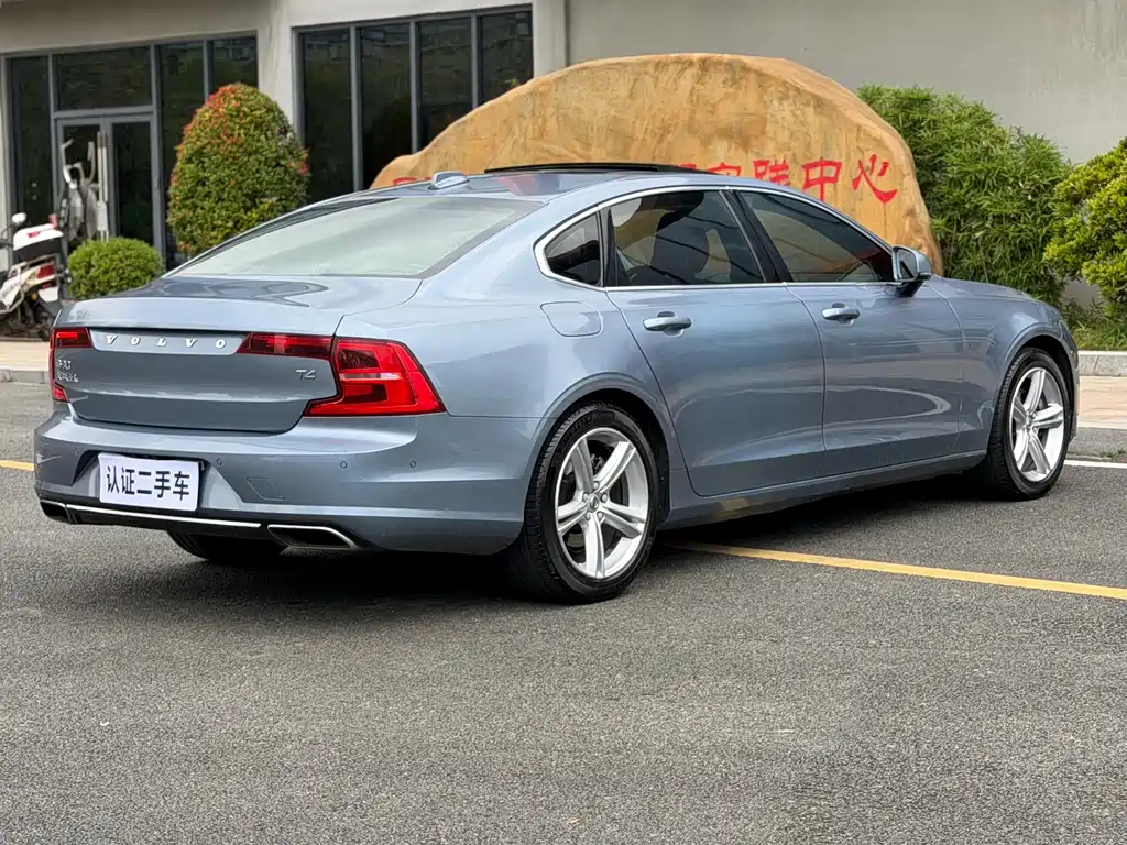Volvo S90 — фото 10